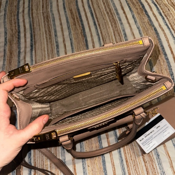 SAFFIANO LUX Prada purse, M color & SAFFIANO METAL Prada wallet, color Cipria - Picture 3 of 3